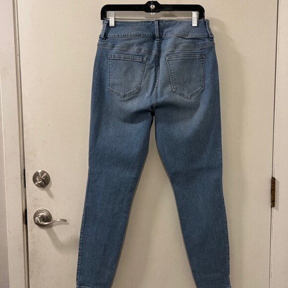Torrid Premium Womens 3 Button Blue Medium Washd Skinny Jeans High Rise Size 10R - Picture 7 of 12
